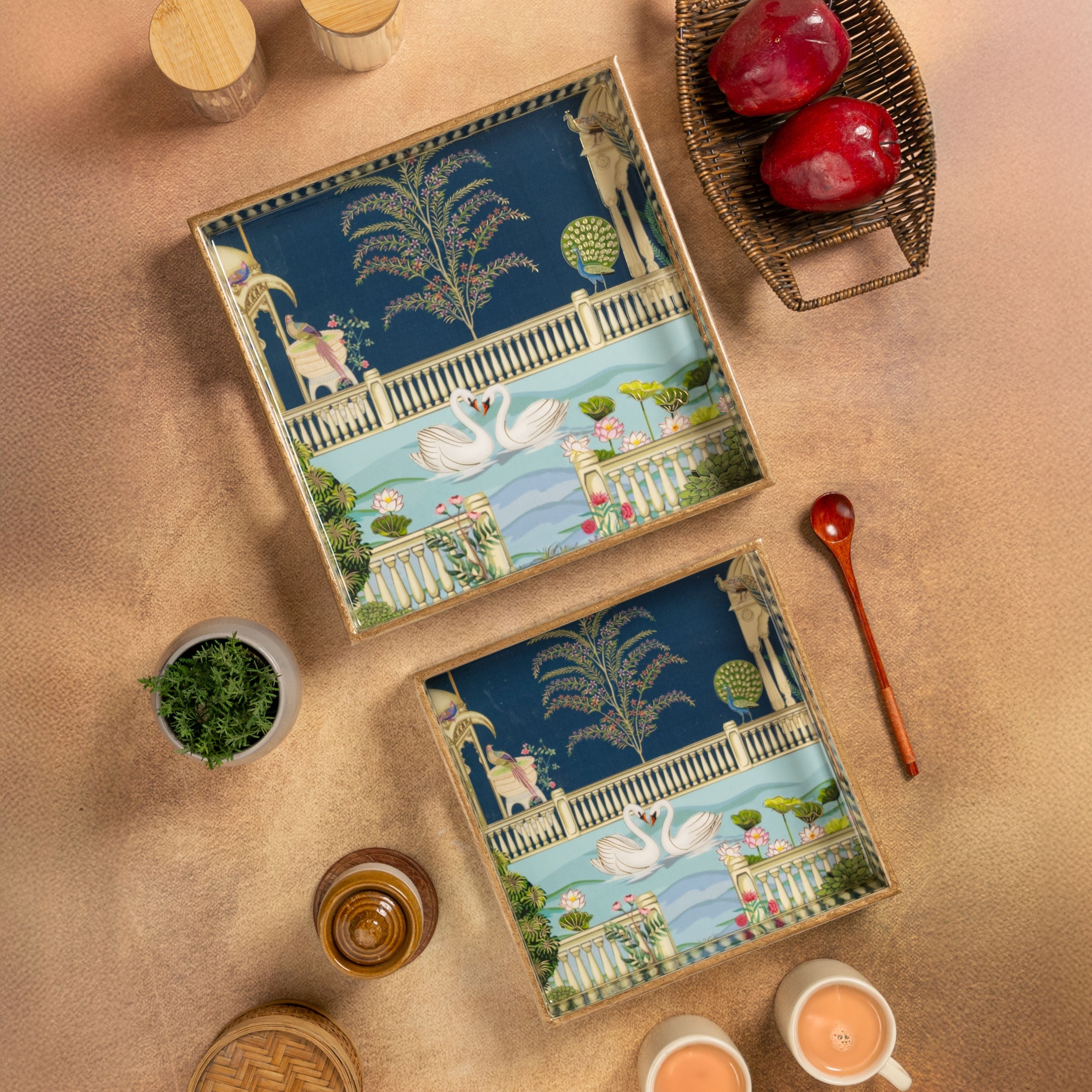 Swan Square Trays Set