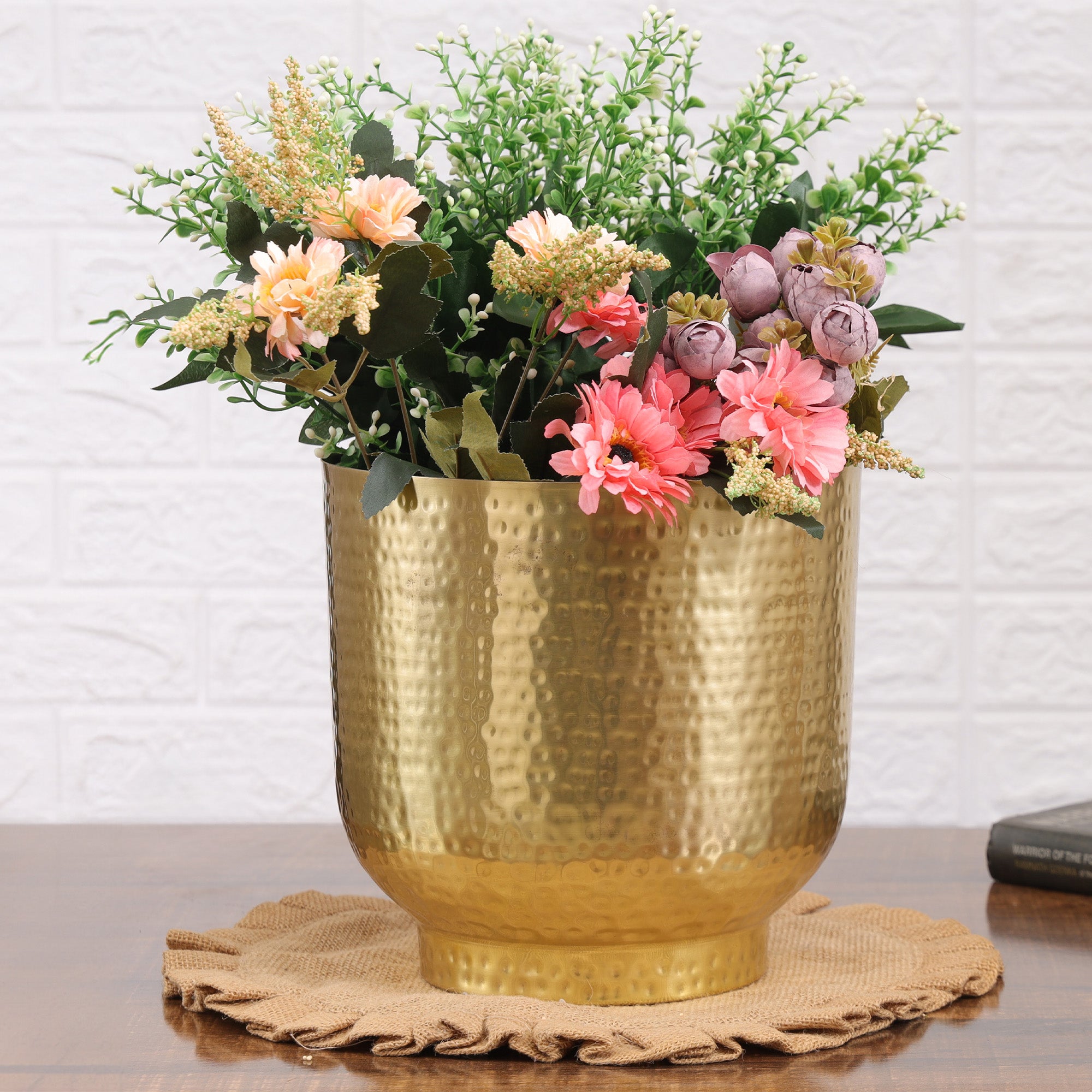 Mist Gold Hammered Planter (Pack Of 1)