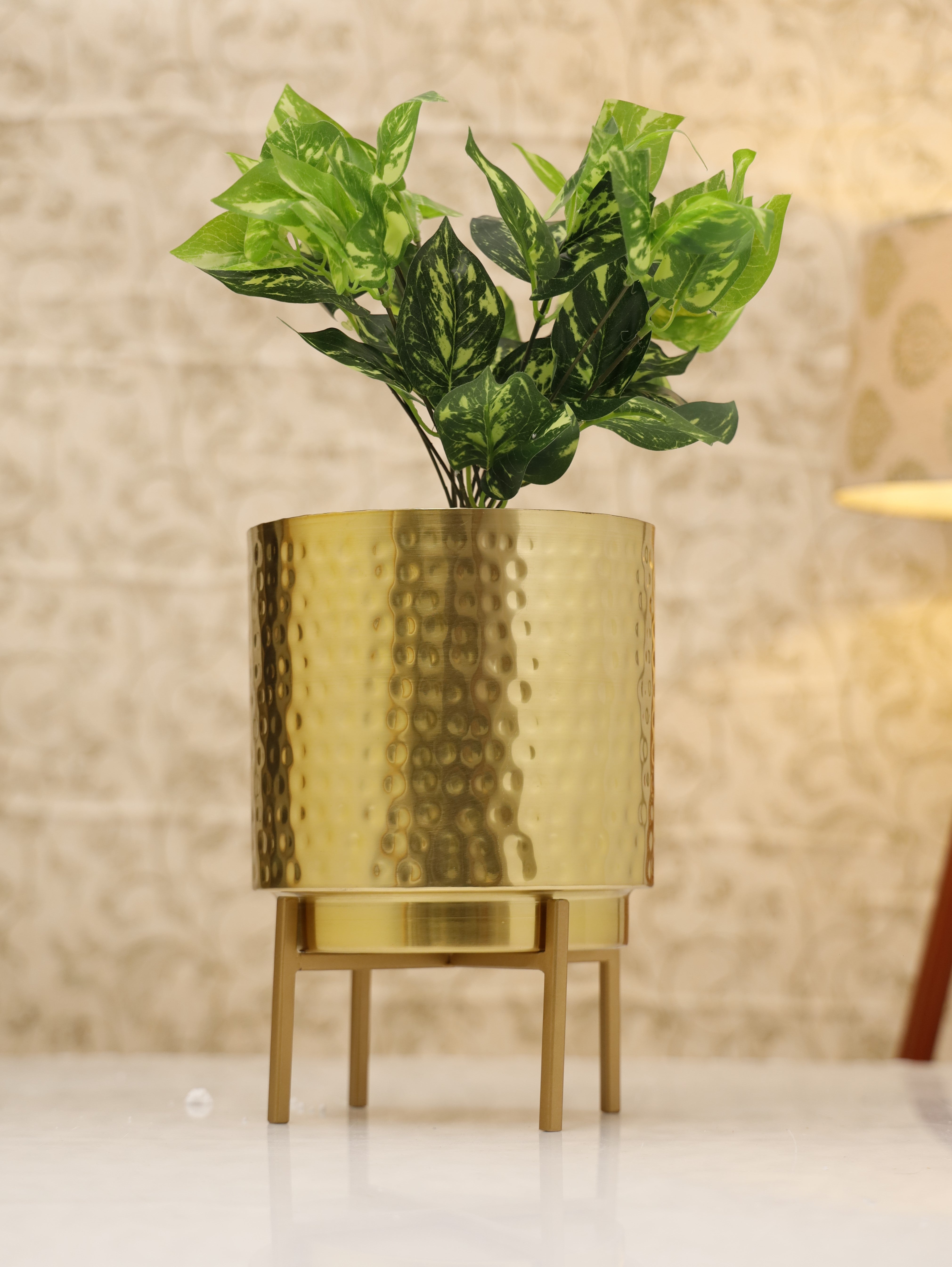 Ember Gold Hammered  Planter (Pack of 1)