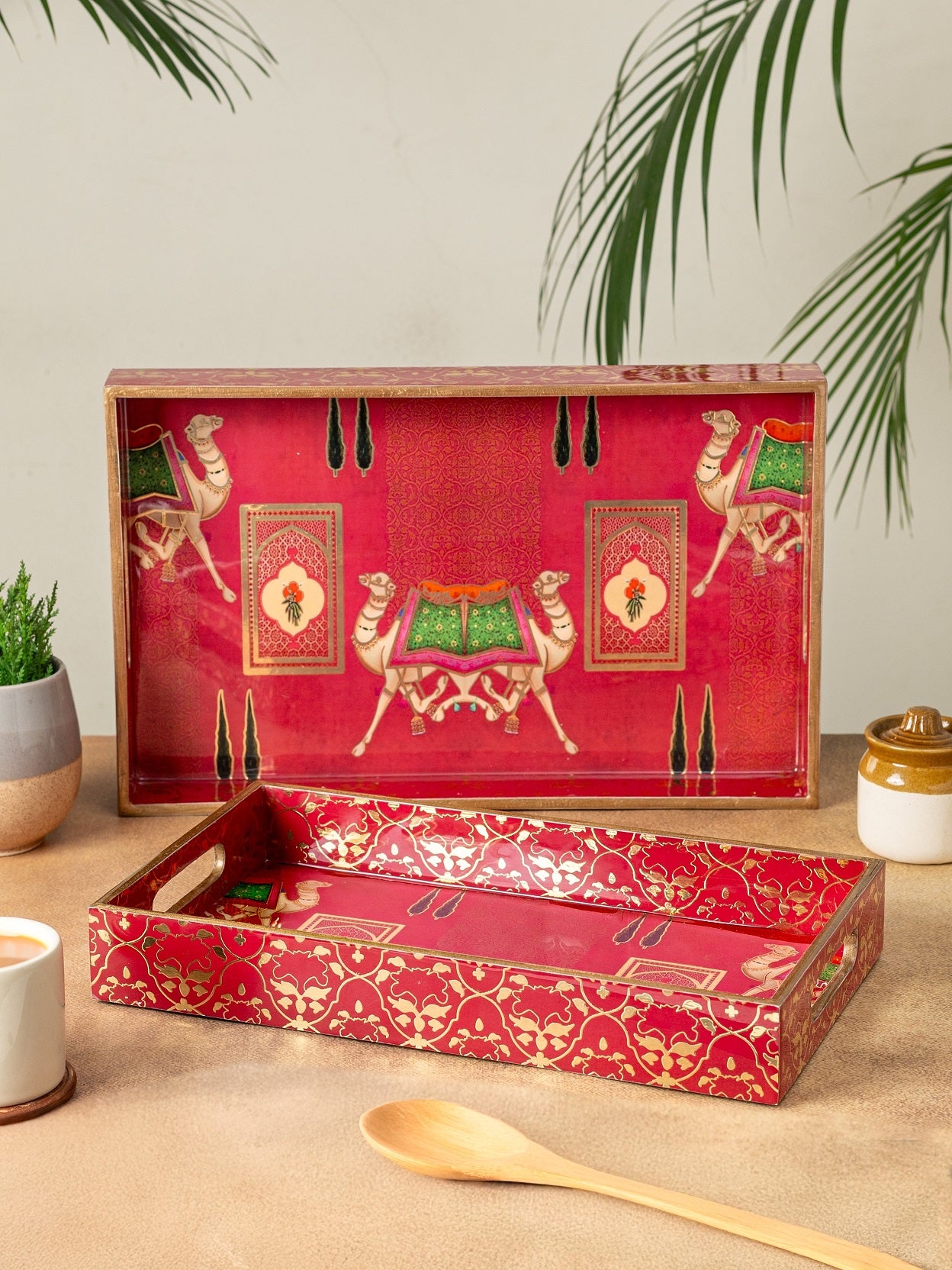 Red Camel Large Medium